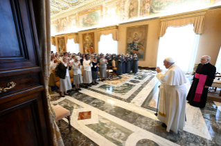 11-Alle Partecipanti ai Capitoli Generali dell'Ordine del Santissimo Salvatore di Santa Brigida e delle Suore Missionarie Comboniane