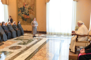 6-Alle Partecipanti ai Capitoli Generali dell'Ordine del Santissimo Salvatore di Santa Brigida e delle Suore Missionarie Comboniane