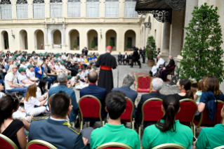 0-An die Teilnehmer des “Kinderzugs”, den die vatikanische Dialogplattform „Vorhof der Völker“ organisiert hat 