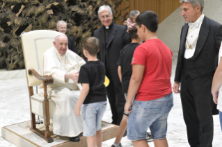 15-A los peregrinos de las diócesis de Alessandria y de Spoleto