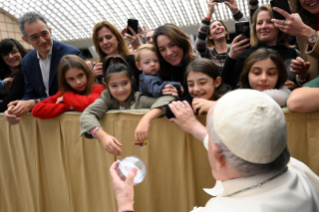 4-A los empleados del Vaticano con motivo de las felicitaciones navideñas