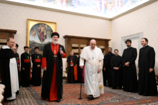 11-A Sua Santità Mar Awa III, Catholicos e Patriarca della Chiesa Assira d’Oriente, e Seguito