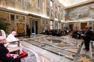 3-Aos participantes no encontro sobre os refugiados promovido pela Pontifícia Universidade Gregoriana