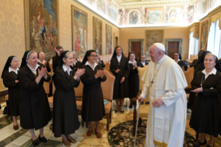 7-A las participantes en el Capítulo general de las Hermanas Terciarias Capuchinas de la Sagrada Familia