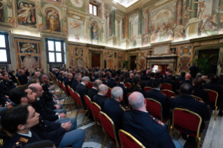 2-A los funcionarios y agentes de la Comisaría de Seguridad Pública junto al Vaticano