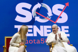 6-Le Pape François participe aux « États Généraux de la Natalité »