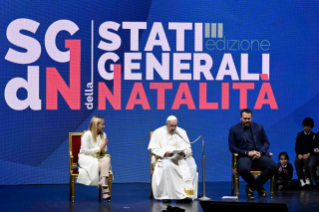 3-Le Pape François participe aux « États Généraux de la Natalité »