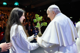 8-Le Pape François participe aux « États Généraux de la Natalité »