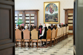 3-A los miembros de la Comisión Pontificia para la protección de los menores