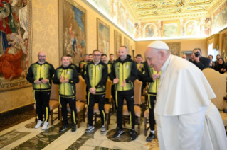 5-A los miembros de la Asociación deportiva de aficionados del Vaticano