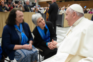 2-Às participantes da Assembleia Geral da União Mundial das Organizações Femininas Católicas (UMOFC) 