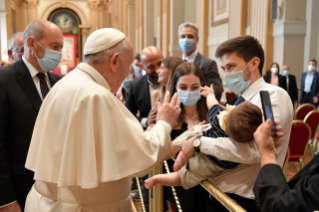 11-Aux diacres permanents du diocèse de Rome, avec leurs familles
