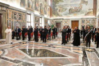8-À Comunidade do Pontifício Seminário Regional Marchigiano Pio XI de Ancona