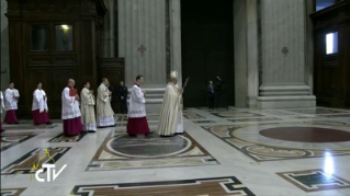 18-Holy Mass for the Opening of the Holy Door of St. Peter’s Basilica