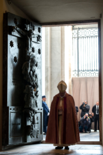 20-Außerordentliches Jubiläum der Barmherzigkeit: Heilige Messe und Öffnung der Heiligen Pforte in der Basilika St. Johann im Lateran 