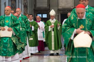 20-XXXe Dimanche du Temps ordinaire - Messe pour la conclusion de la XIVe Assemblée générale ordinaire du Synode des évêques 