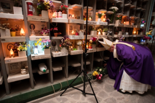 19-Santa Misa en conmemoración de los fieles difuntos
