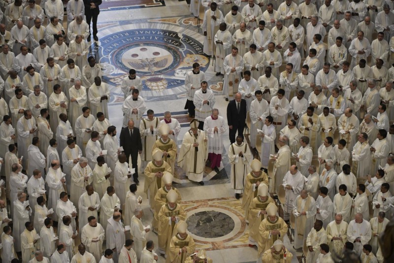 Procesión del Papa en la Misa Crismal