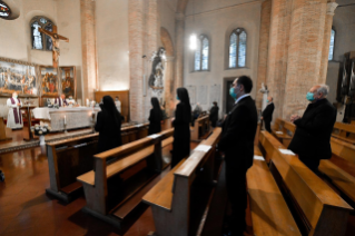 15-Santa Missa para os fiéis defuntos e oração entre os túmulos do cemitério