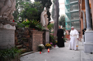 16-Santa Misa por los difuntos y oración en el cementerio