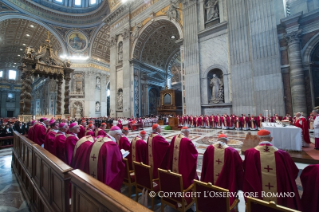 9-Papstmesse für die Kardinäle und Bischöfe, die im Laufe des Jahres verstorben sind 