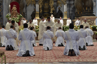 12-Santa Missa com Ordenações sacerdotais