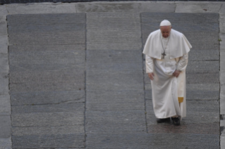 2-Besondere Andacht in der Zeit der Epidemie unter Vorsitz von Papst Franziskus