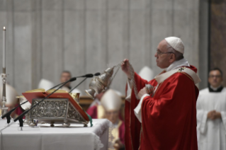 19-Santa Misa en sufragio de los cardenales y obispos fallecidos durante el a&#xf1;o