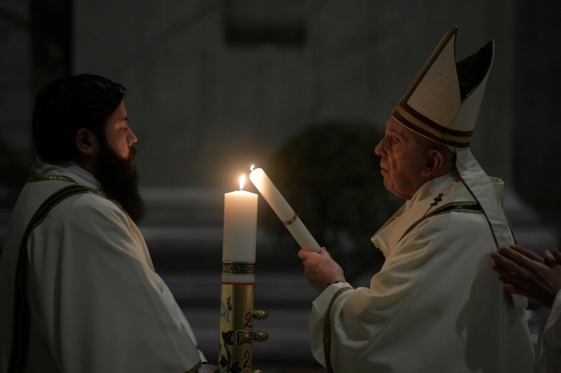 Đêm Vọng Phục sinh với Đức Thánh cha tại Vatican