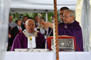 26-Santa Missa na Celebração de todos os fiéis defuntos