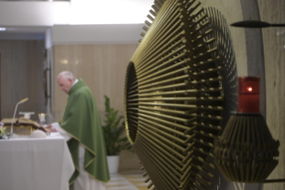 5-Morning Meditation by Pope Francis in the Chapel of the Domus Sanctae Marthae: <i>Spiritual tepidness that transforms life into a cemetery</i>