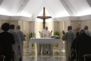 11-Meditazione quotidiana nella Cappella della Domus Sanctae Marthae: <i>I sacramenti non hanno prezzo</i>
