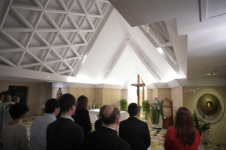 5-Frühmesse in der Kapelle der Casa Santa Marta: Das Abgleiten in die Weltlichkeit ist eine langsame Apostasie