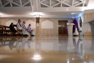 8-Messe quotidienne dans la chapelle de la résidence Sainte-Marthe : « Pour ne pas tomber dans l’indifférence »