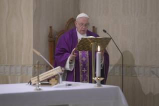 3-Messe quotidienne dans la chapelle de la résidence Sainte-Marthe : « S’adresser au Seigneur avec notre vérité »