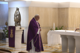 8-Messe quotidienne dans la chapelle de la résidence Sainte-Marthe : « Demander pardon nécessite de pardonner »