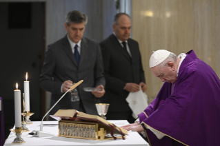 1-Holy Mass presided over by Pope Francis at the <i>Casa Santa Marta</i> in the Vatican: "Our God is close and asks us to be close to each other"
