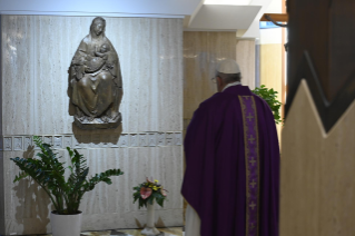 14-Messe quotidienne dans la chapelle de la résidence Sainte-Marthe : « Notre Dieu est proche et nous demande d’être proche l’un de l’autre »
