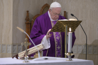 0-Holy Mass presided over by Pope Francis at the <i>Casa Santa Marta</i> in the Vatican: "We must pray with faith, perseverance, and courage"