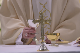 1-Holy Mass presided over by Pope Francis at the <i>Casa Santa Marta</i> in the Vatican: "Faced with mystery" 