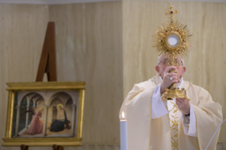 3-Santa Missa celebrada na capela da Casa Santa Marta: "Diante do mistério"