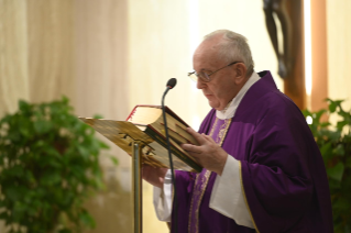 2-Holy Mass presided over by Pope Francis at the <i>Casa Santa Marta</i> in the Vatican: "Knowing our idols"