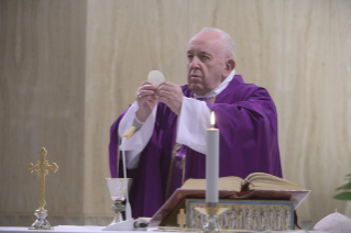 7-Holy Mass presided over by Pope Francis at the <i>Casa Santa Marta</i> in the Vatican: "The process of temptation"