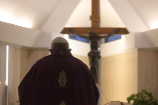 0-Messe quotidienne dans la chapelle de la résidence Sainte-Marthe : « Chercher Jésus dans le pauvre »