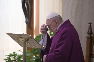 4-Holy Mass presided over by Pope Francis at the <i>Casa Santa Marta</i> in the Vatican: "Seek Jesus in the poor"