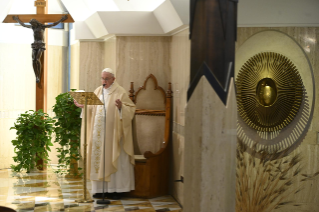2-Santa Missa celebrada na capela da Casa Santa Marta: "Escolher o anúncio para não cair nas nossas sepulturas"