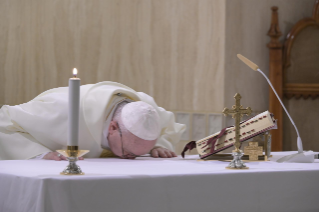 0-Holy Mass presided over by Pope Francis at the Casa Santa Marta in the Vatican: "The grace of fidelity"