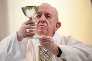 12-Misa celebrada por el papa Francisco de forma privada en la capilla de la Casa Santa Marta: <i>Nuestra fidelidad es la respuesta a la fidelidad de Dios</i>