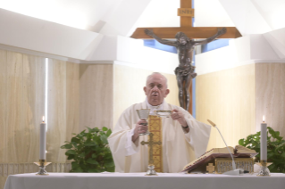 9-Santa Missa celebrada na capela da Casa Santa Marta: "Dom do Espírito Santo: ousadia, coragem, parrésia"