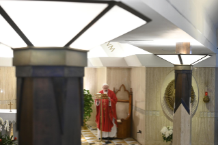 4-Messe quotidienne dans la chapelle de la résidence Sainte-Marthe : « La foi doit être transmise, elle doit être offerte, en particulier à travers le témoignage »